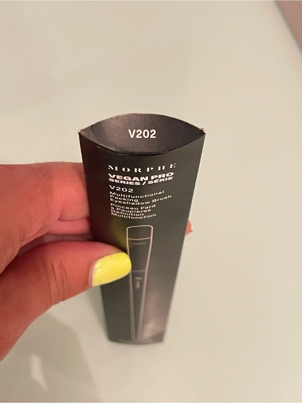 Morphe Vegan Pro V202 Brush - Black Multifunctional Packing Eyeshadow Brush